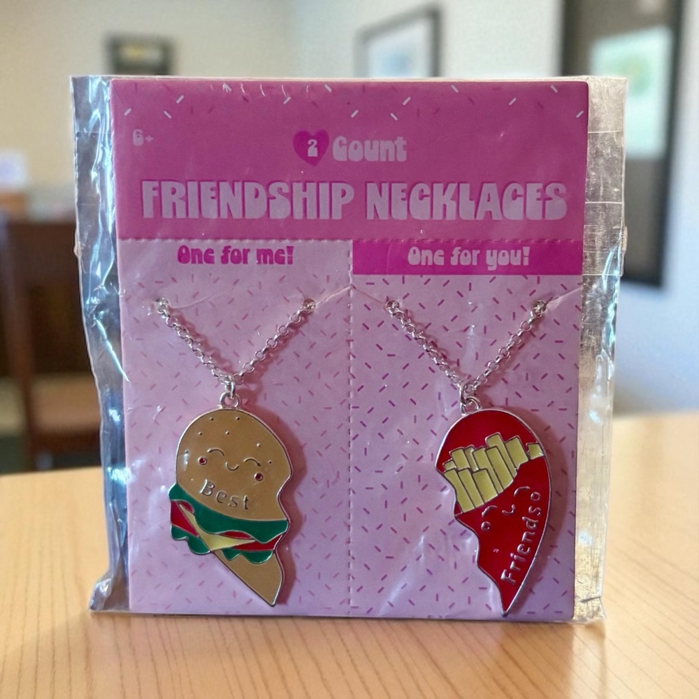 ⚫️ Best Friends Friendship Necklace 2 Pieces Heart/Burger & Fries New in Package